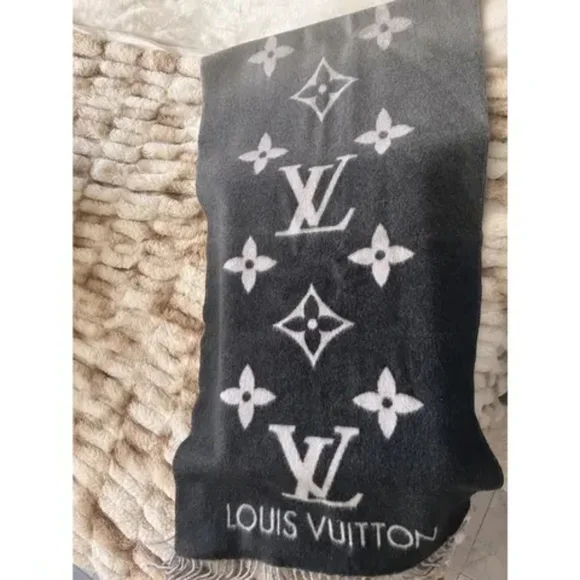 Reykjavik LV scarf - Picture 1 of 2